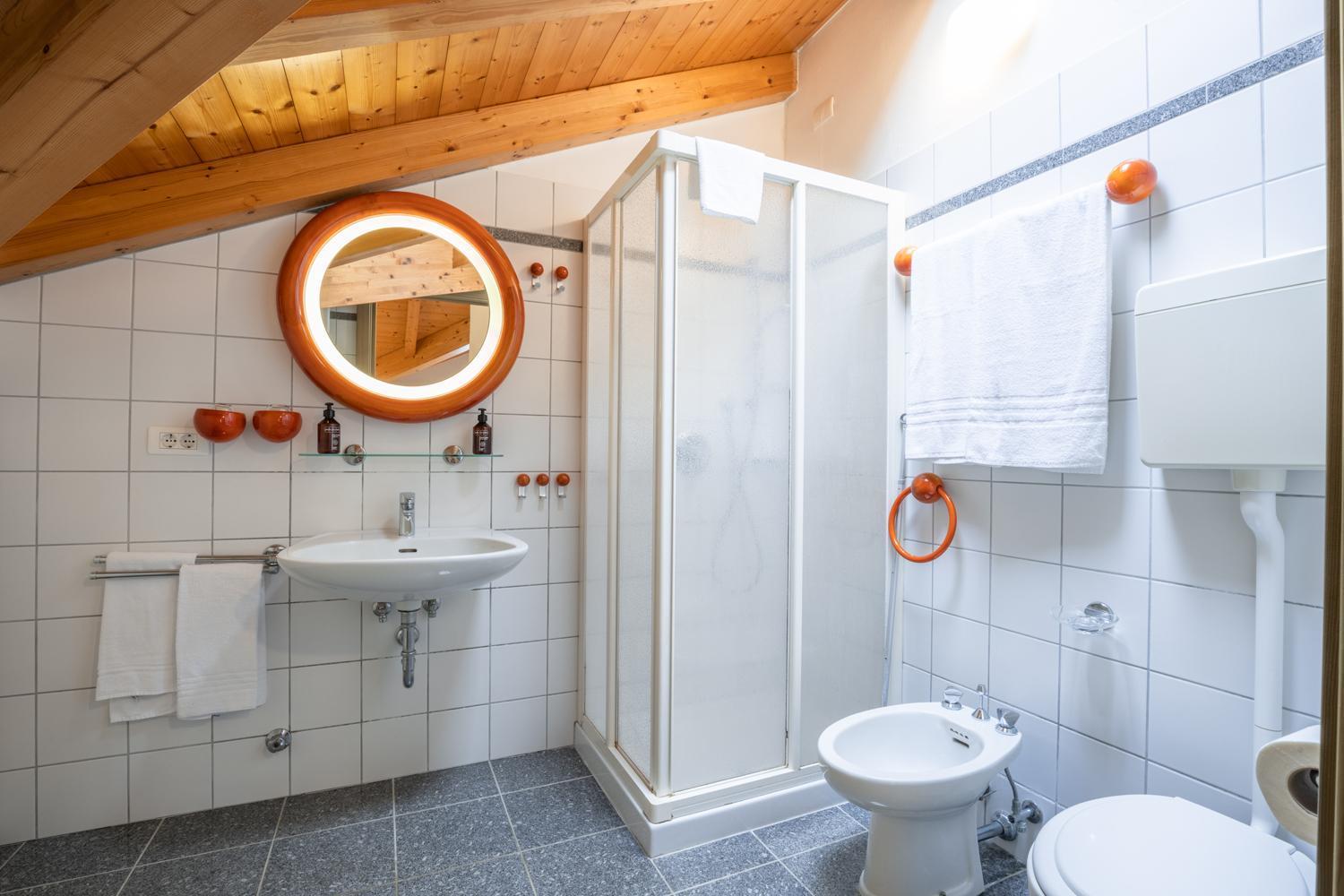 Al Trovante - Gardaslowemotion Aparthotel Tenno